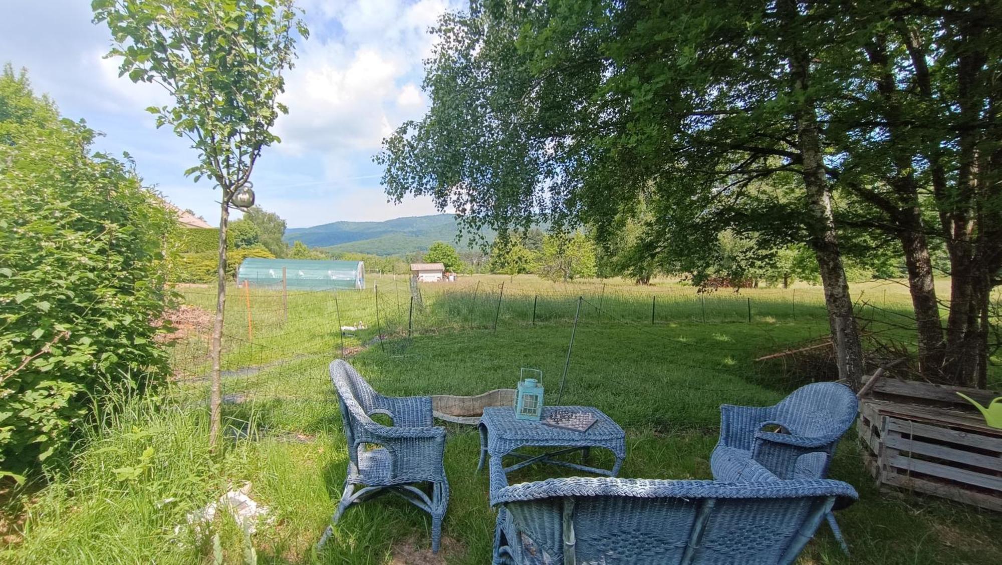 La Roulotte Tiny House Du Mond'Ideal Leval  Екстериор снимка